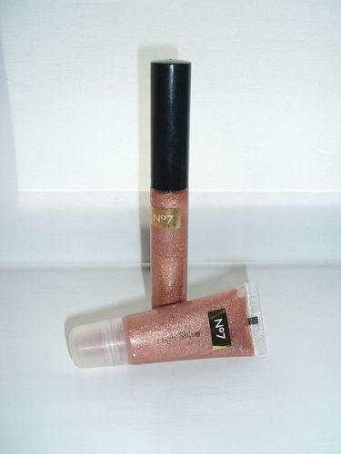 10 Facts About Lip Gloss Less Known Facts